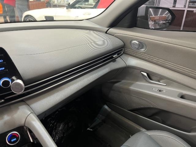 Hyundai Elantra SEL IVT 2021