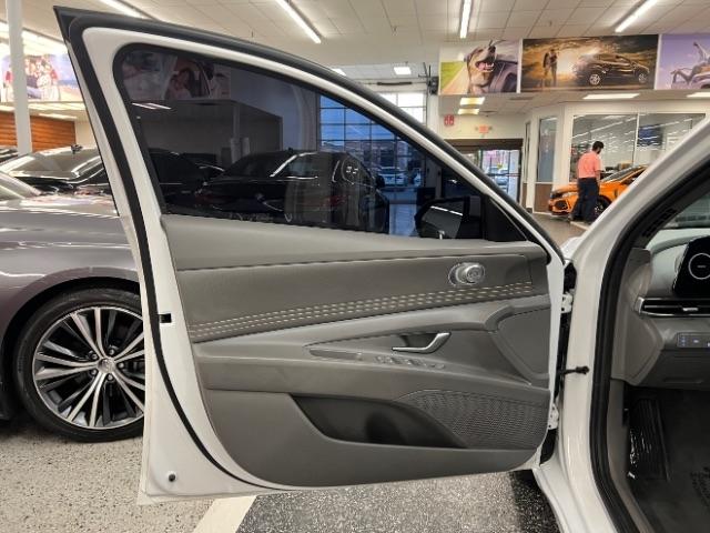 Hyundai Elantra SEL IVT 2021