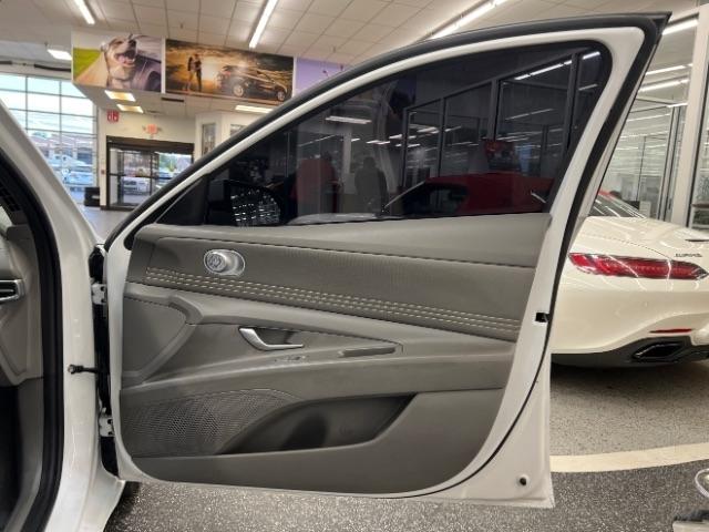 Hyundai Elantra SEL IVT 2021