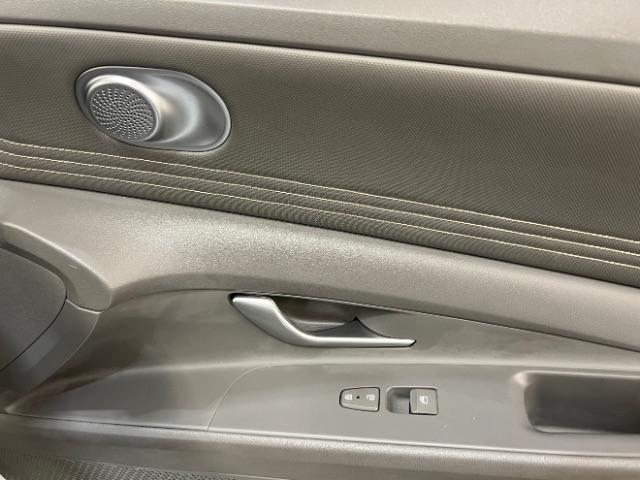 Hyundai Elantra SEL IVT 2021