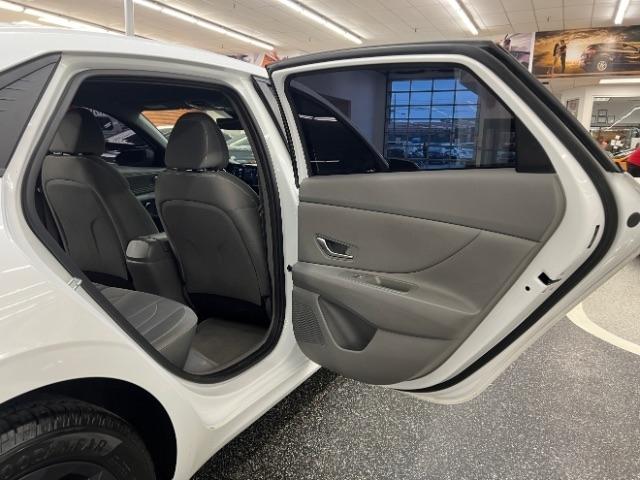 Hyundai Elantra SEL IVT 2021