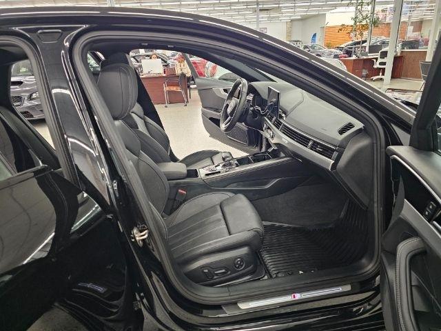 Audi A4 Sedan S line Premium Plus 45 TFSI quattro 2024