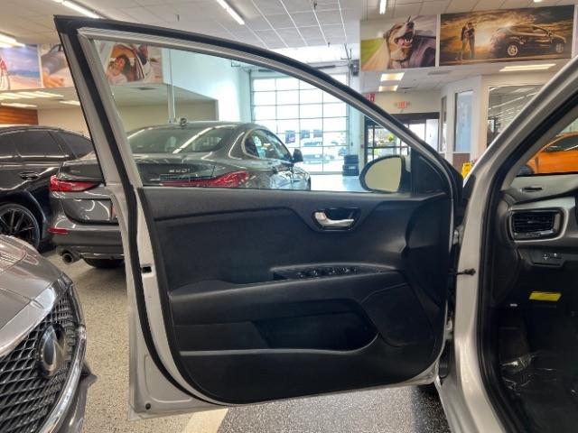 Kia Rio LX IVT 2022