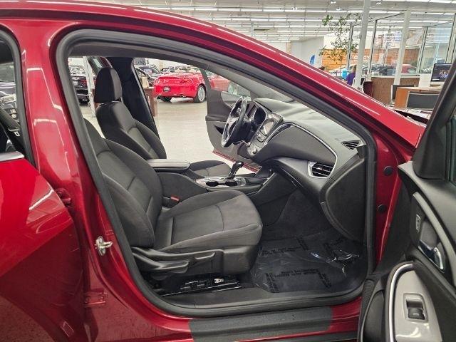 Chevrolet Malibu 4dr Sdn LT w/1LT 2017