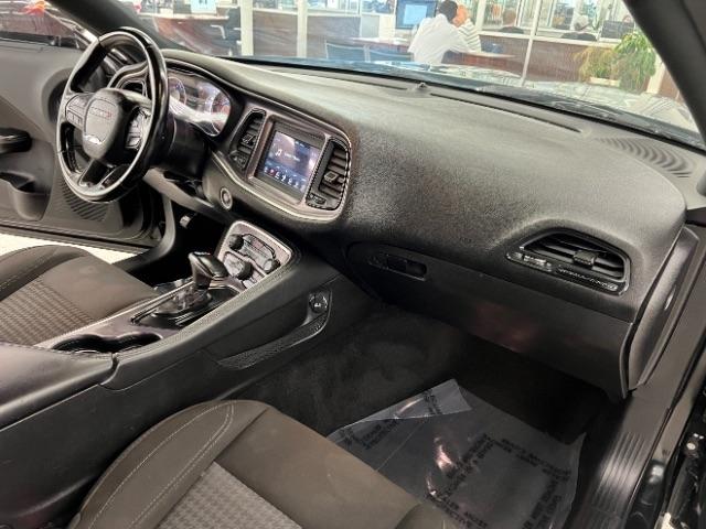 Dodge Challenger SXT RWD 2020