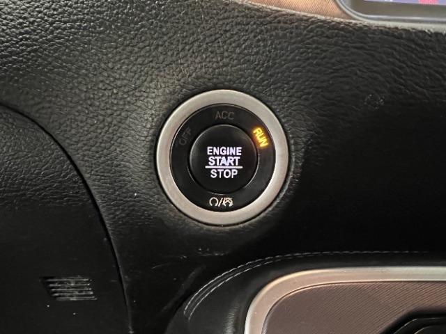 Dodge Challenger SXT RWD 2020