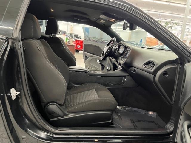 Dodge Challenger SXT RWD 2020