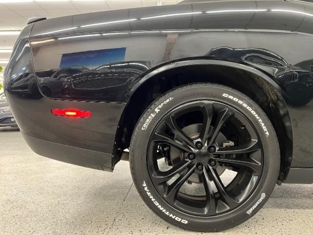 Dodge Challenger SXT RWD 2020