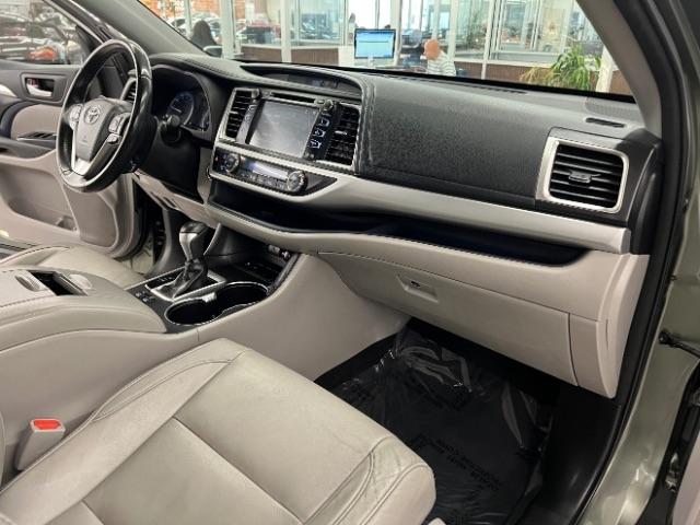 Toyota Highlander XLE V6 FWD (Natl) 2017