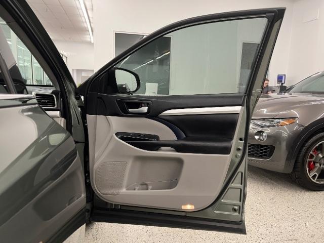 Toyota Highlander XLE V6 FWD (Natl) 2017