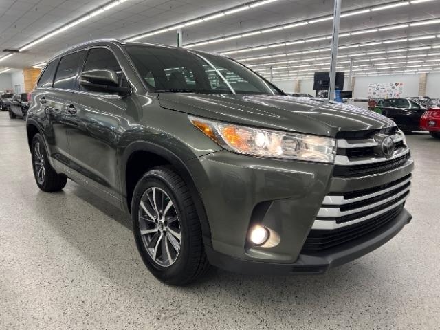 Toyota Highlander XLE V6 FWD (Natl) 2017