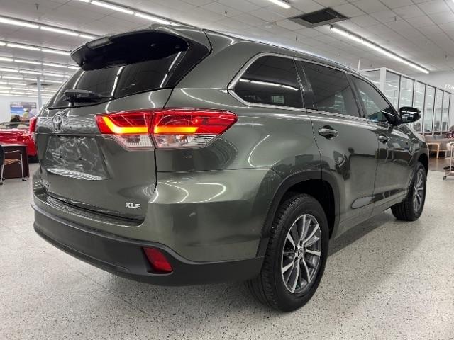 Toyota Highlander XLE V6 FWD (Natl) 2017