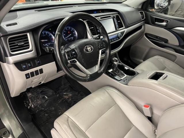 Toyota Highlander XLE V6 FWD (Natl) 2017