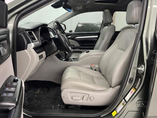 Toyota Highlander XLE V6 FWD (Natl) 2017