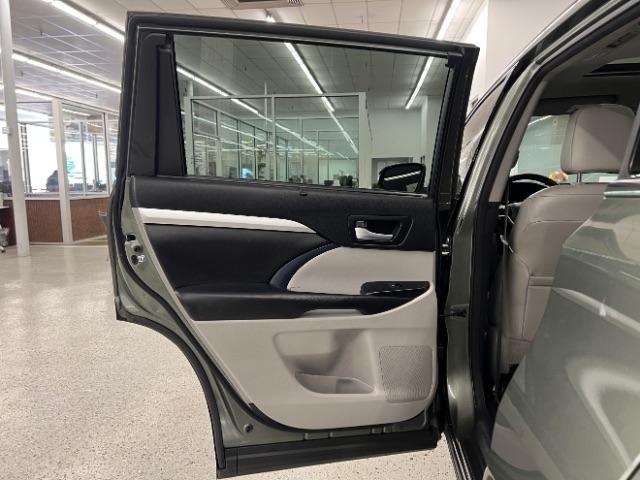 Toyota Highlander XLE V6 FWD (Natl) 2017