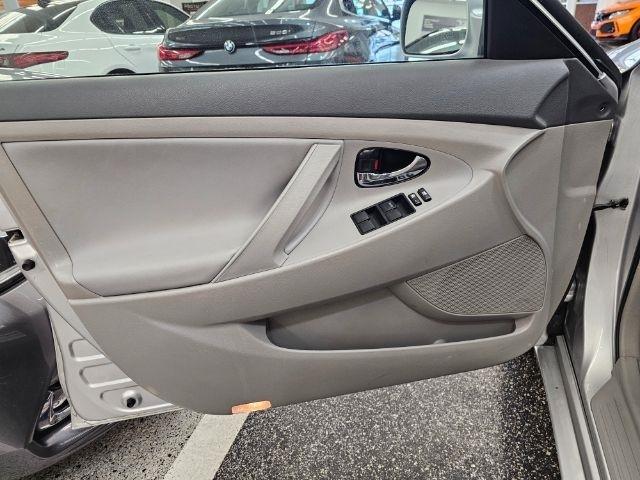 Toyota Camry Hybrid 4dr Sdn (Natl) 2009