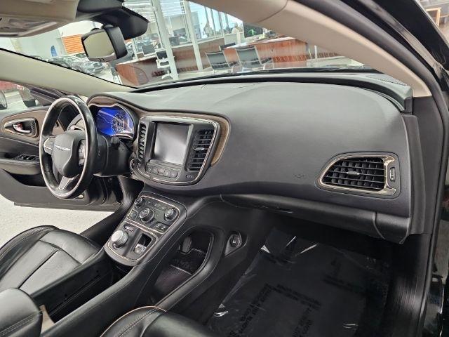 Chrysler 200 4dr Sdn C FWD 2015