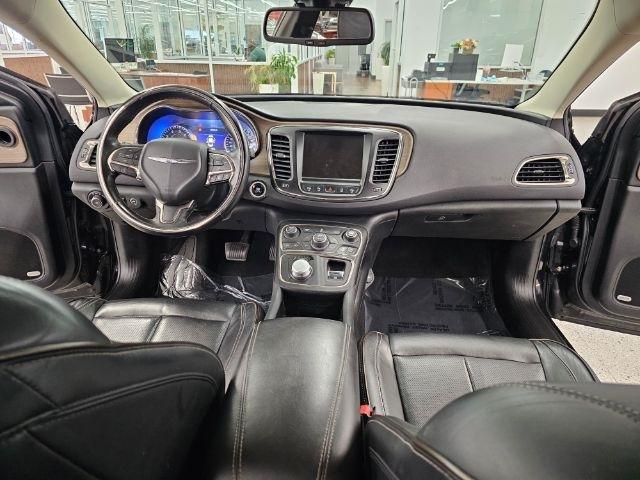 Chrysler 200 4dr Sdn C FWD 2015