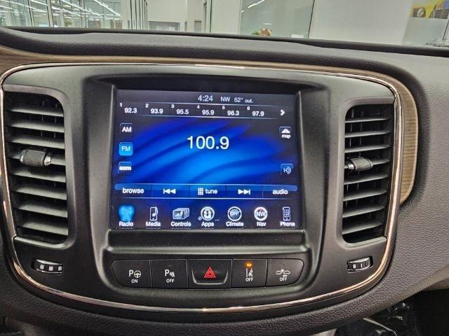 Chrysler 200 4dr Sdn C FWD 2015