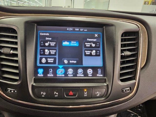 Chrysler 200 4dr Sdn C FWD 2015