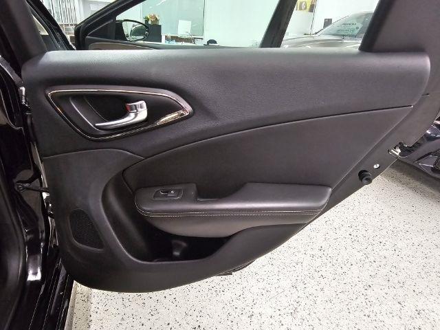 Chrysler 200 4dr Sdn C FWD 2015