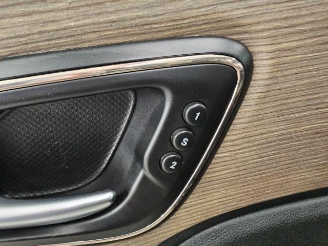 Chrysler 200 4dr Sdn C FWD 2015