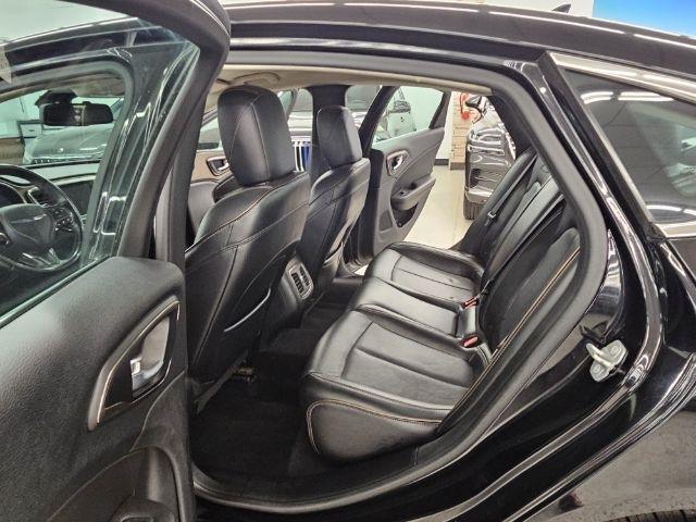Chrysler 200 4dr Sdn C FWD 2015