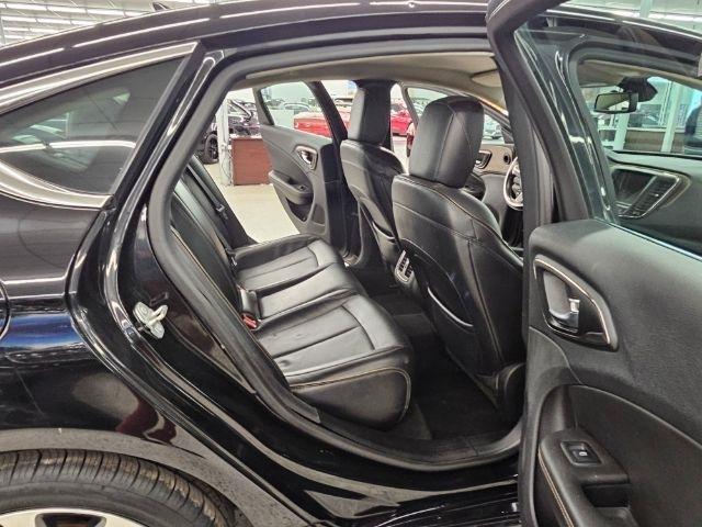 Chrysler 200 4dr Sdn C FWD 2015