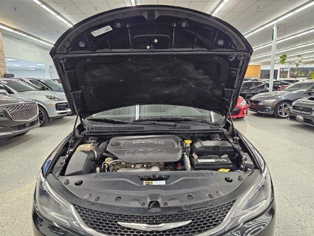 Chrysler 200 4dr Sdn C FWD 2015