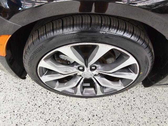 Chrysler 200 4dr Sdn C FWD 2015