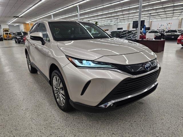 Toyota Venza Nightshade AWD (Natl) 2023