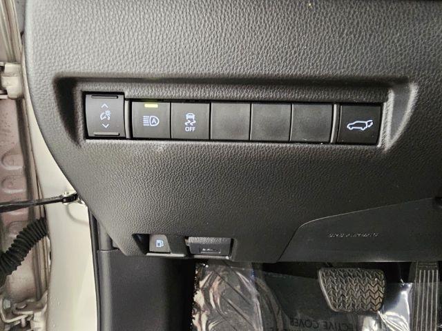 Toyota Venza Nightshade AWD (Natl) 2023