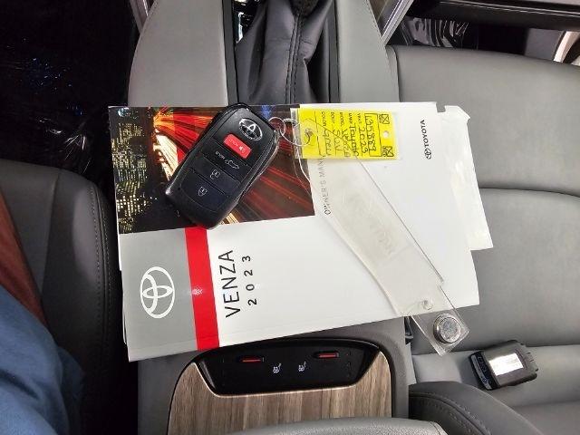 Toyota Venza Nightshade AWD (Natl) 2023