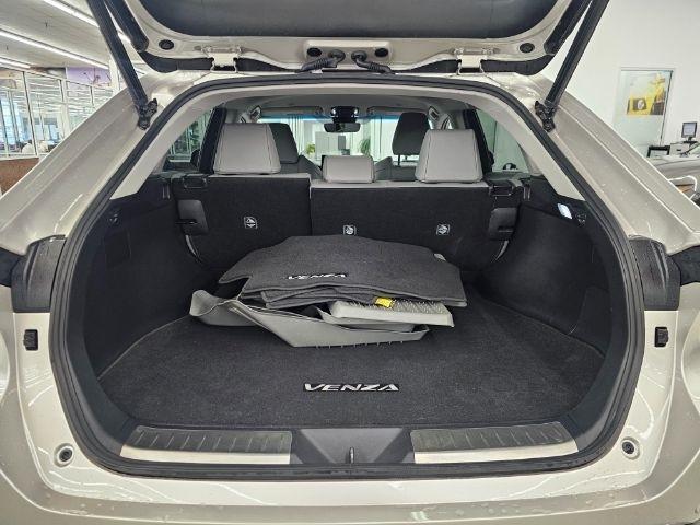 Toyota Venza Nightshade AWD (Natl) 2023