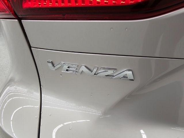 Toyota Venza Nightshade AWD (Natl) 2023