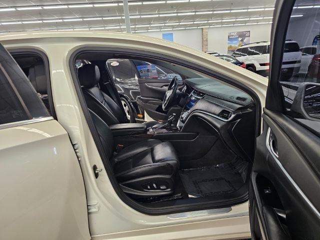 Cadillac XTS 4dr Sdn FWD 2013