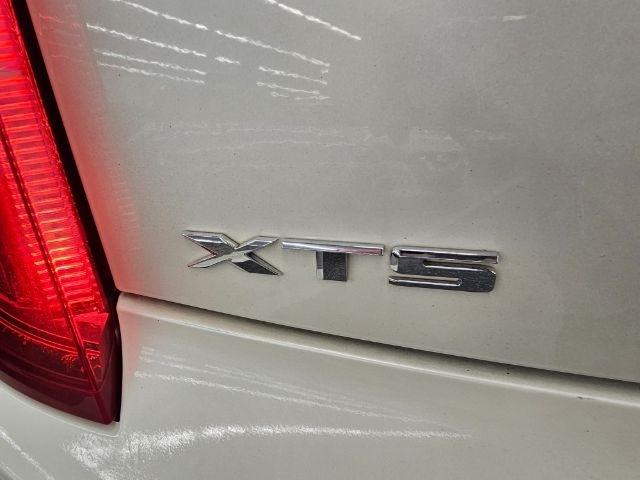 Cadillac XTS 4dr Sdn FWD 2013