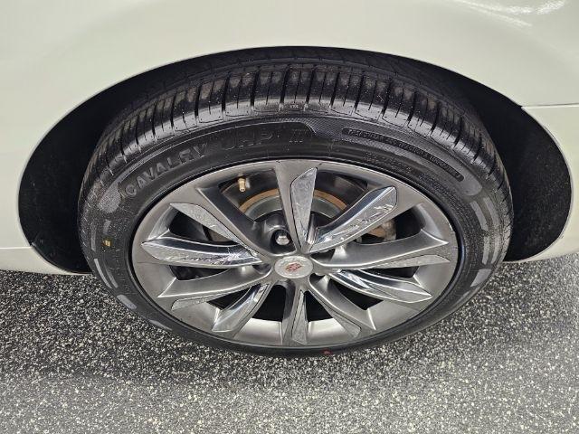 Cadillac XTS 4dr Sdn FWD 2013