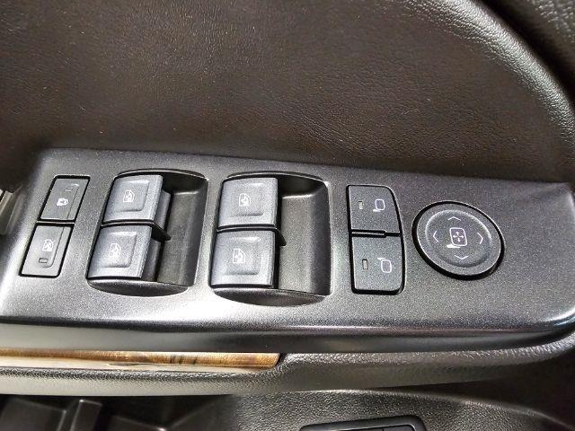 Chevrolet Suburban 4WD 4dr 1500 LT 2018