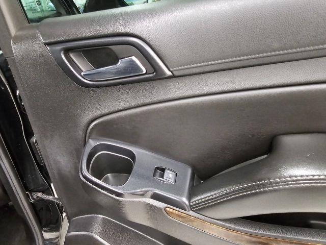 Chevrolet Suburban 4WD 4dr 1500 LT 2018