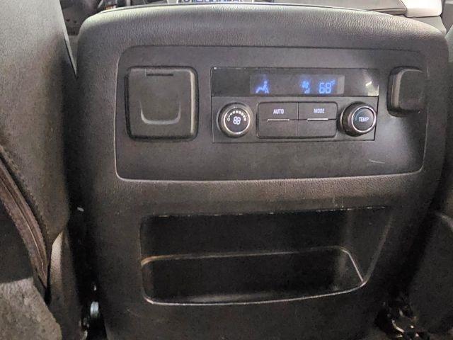 Chevrolet Suburban 4WD 4dr 1500 LT 2018