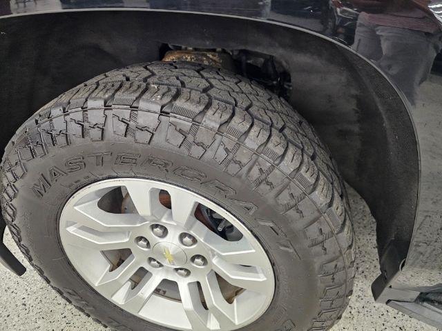 Chevrolet Suburban 4WD 4dr 1500 LT 2018