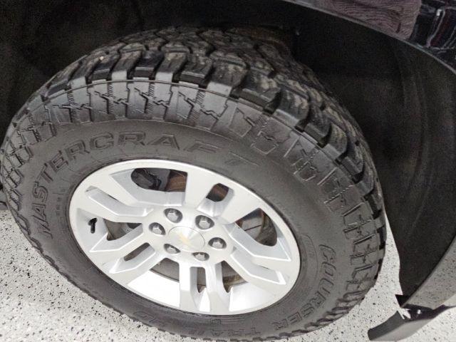 Chevrolet Suburban 4WD 4dr 1500 LT 2018