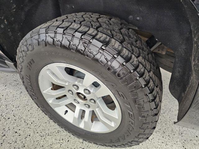 Chevrolet Suburban 4WD 4dr 1500 LT 2018