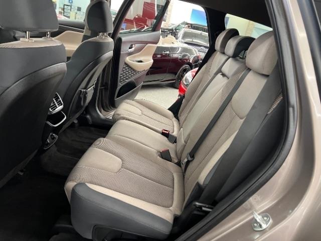 Hyundai Santa Fe SEL 2.4L Auto FWD 2019
