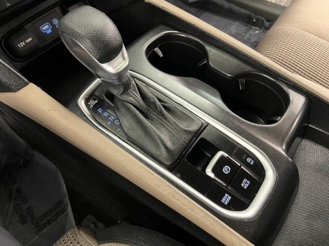 Hyundai Santa Fe SEL 2.4L Auto FWD 2019