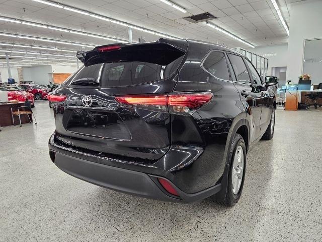 Toyota Highlander Platinum FWD (Natl) 2023