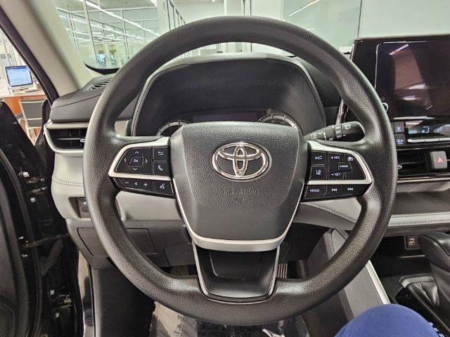 Toyota Highlander Platinum FWD (Natl) 2023