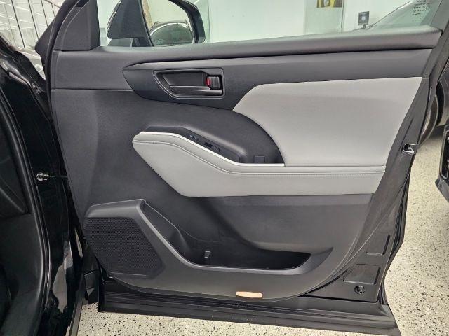 Toyota Highlander Platinum FWD (Natl) 2023