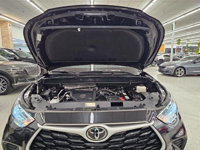 Toyota Highlander Platinum FWD (Natl) 2023